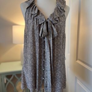 Banana Republic blouse, sleeveless, front tie and button, gray print, size XL